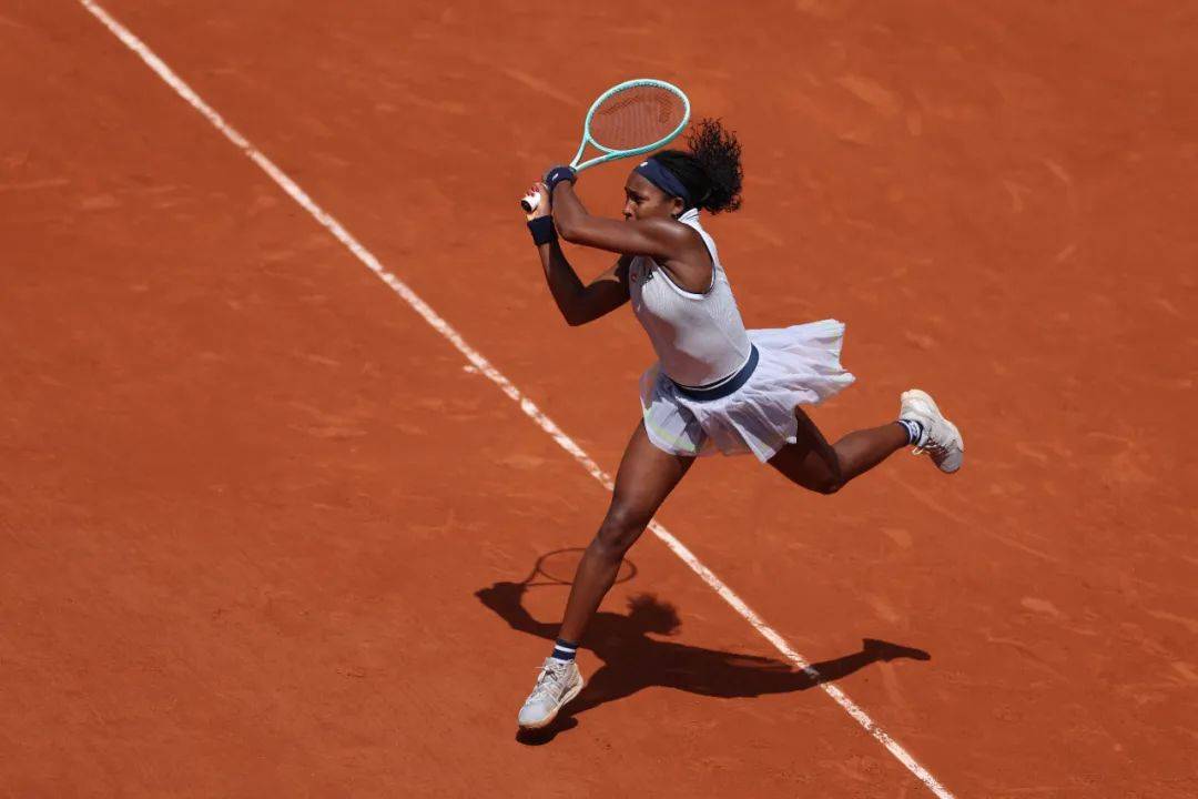 体育英超：伊萨克双响 纽卡斯尔联2-1诺丁汉森林