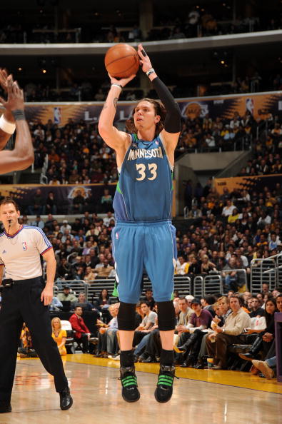 与国内球员 与国内球员